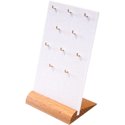 Schmuck-Präsenter für 10 Medaillon mit Sockel aus Buche-Massivholz und weißer Polystyrol-Platte mit 10 Bohrungen für Haken